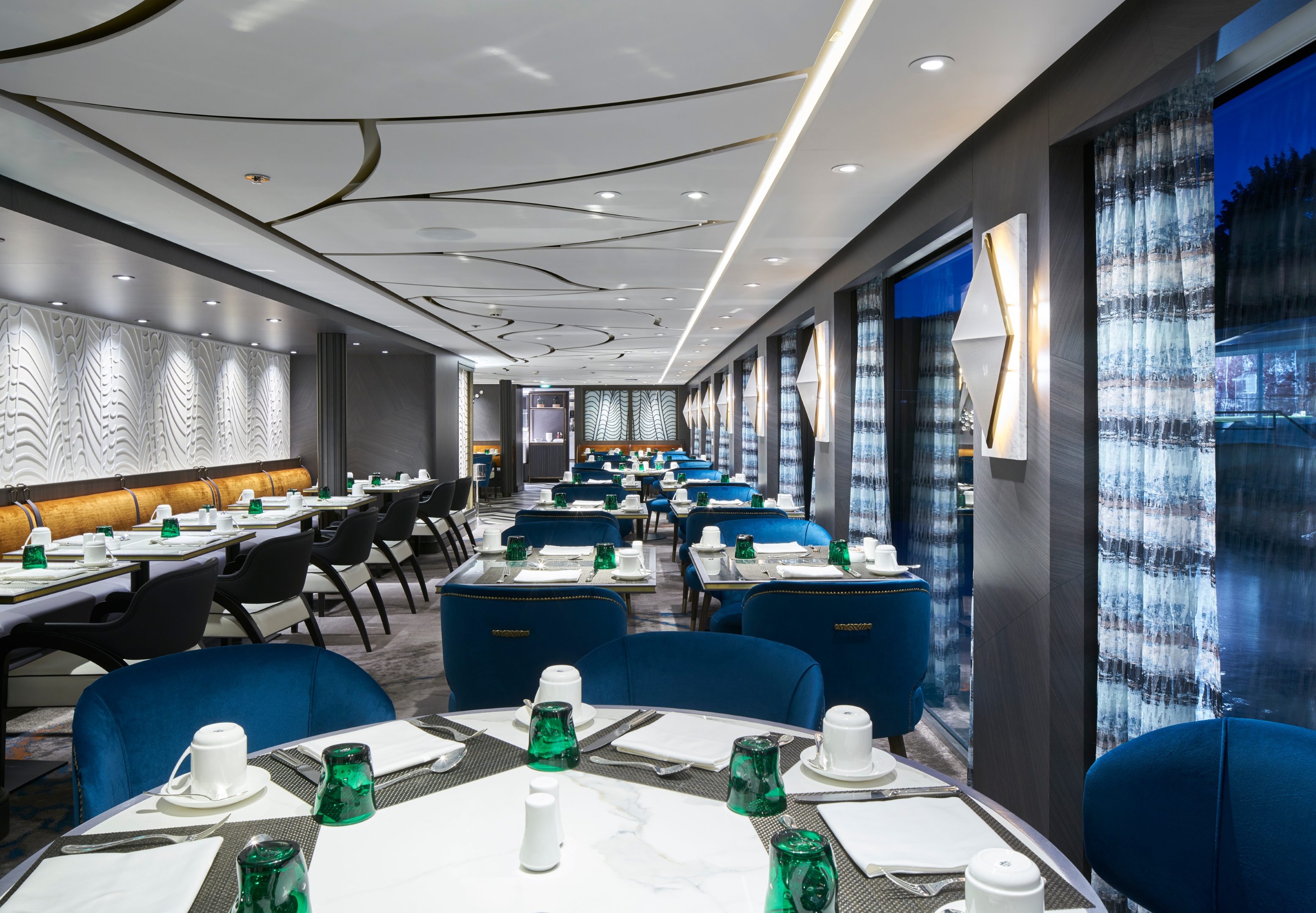 S.S. Elisabeth - Restaurant